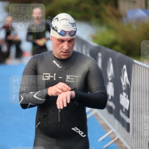 25.08.2024 - Elbe Triathlon Hamburg H.Heesch http://msf.ph/oto/6844987 25.08.2024 08:47:22 Schwimmen 119, 122, 125, 130, 137, 165, 181, 185, 193, 194 meine-sportfotos.de