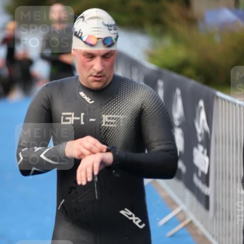 25.08.2024 - Elbe Triathlon Hamburg H.Heesch http://msf.ph/oto/6845005 25.08.2024 08:47:22 Schwimmen 119, 122, 125, 130, 137, 165, 181, 185, 193, 194 meine-sportfotos.de