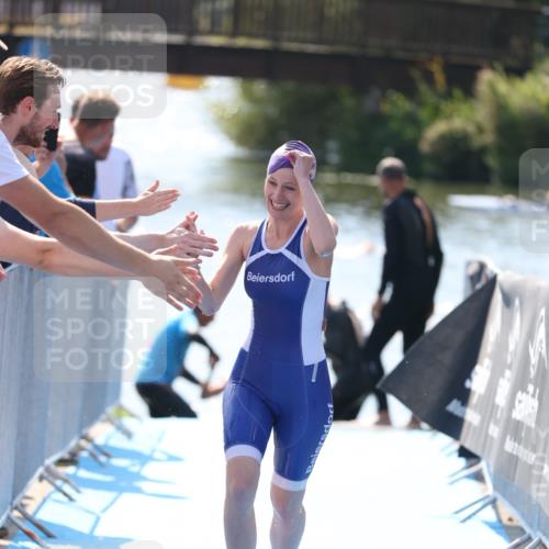 25.08.2024 - Elbe Triathlon Hamburg H.Heesch http://msf.ph/oto/6845008 25.08.2024 14:43:29 Schwimmen  meine-sportfotos.de
