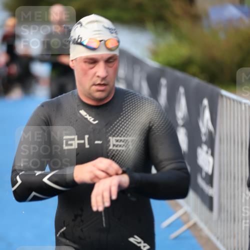 25.08.2024 - Elbe Triathlon Hamburg H.Heesch http://msf.ph/oto/6845019 25.08.2024 08:47:22 Schwimmen 119, 122, 125, 130, 137, 165, 181, 185, 193, 194 meine-sportfotos.de