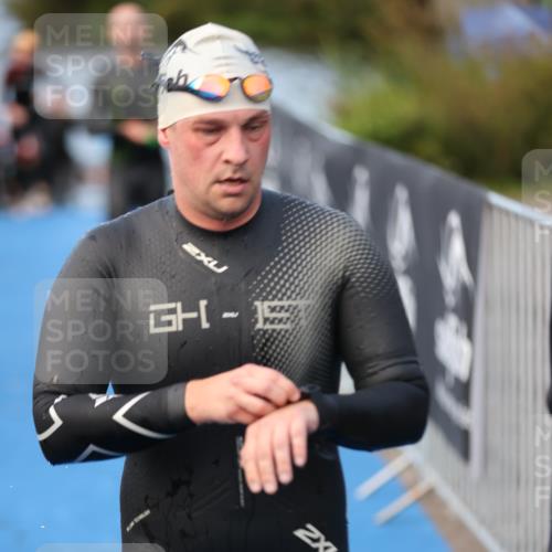 25.08.2024 - Elbe Triathlon Hamburg H.Heesch http://msf.ph/oto/6845025 25.08.2024 08:47:22 Schwimmen 119, 122, 125, 130, 137, 165, 181, 185, 193, 194 meine-sportfotos.de