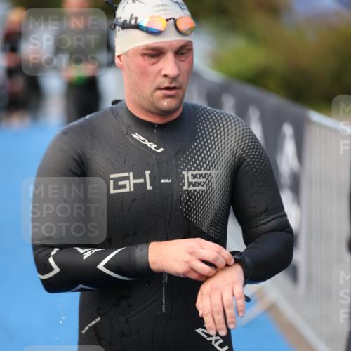 25.08.2024 - Elbe Triathlon Hamburg H.Heesch http://msf.ph/oto/6845037 25.08.2024 08:47:22 Schwimmen 119, 122, 125, 130, 137, 165, 181, 185, 193, 194 meine-sportfotos.de