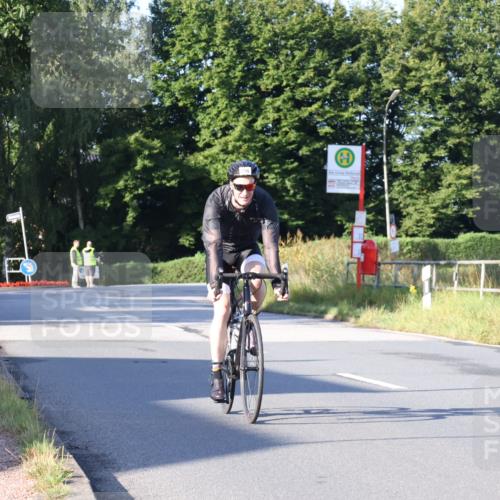 25.08.2024 - Elbe Triathlon Hamburg Fuchs,  Jonas http://msf.ph/oto/6845051 25.08.2024 09:05:48 Radfahren 296 meine-sportfotos.de