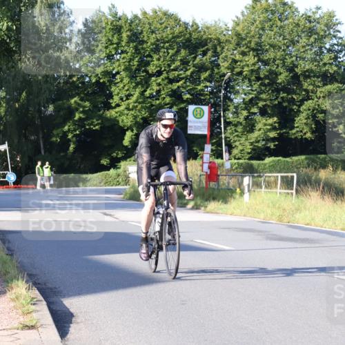 25.08.2024 - Elbe Triathlon Hamburg Fuchs,  Jonas http://msf.ph/oto/6845056 25.08.2024 09:05:49 Radfahren 296 meine-sportfotos.de