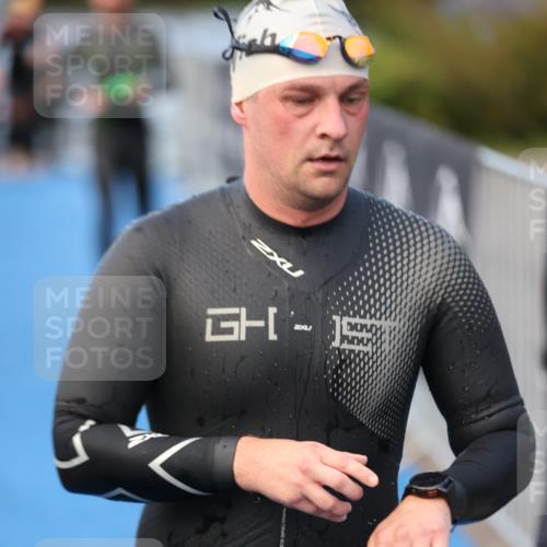 25.08.2024 - Elbe Triathlon Hamburg H.Heesch http://msf.ph/oto/6845057 25.08.2024 08:47:22 Schwimmen 119, 122, 125, 130, 137, 165, 181, 185, 193, 194 meine-sportfotos.de