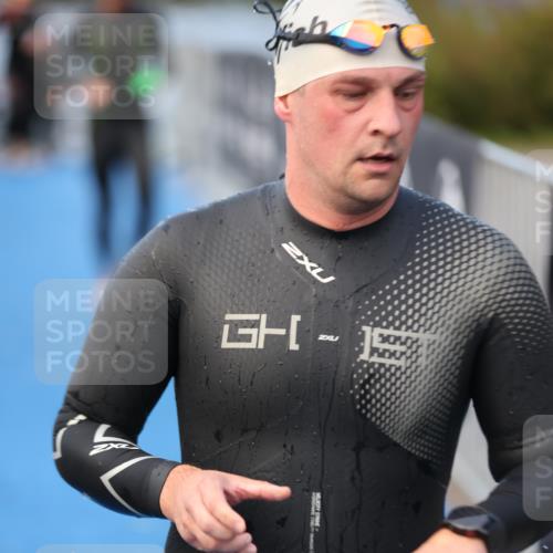 25.08.2024 - Elbe Triathlon Hamburg H.Heesch http://msf.ph/oto/6845068 25.08.2024 08:47:22 Schwimmen 119, 122, 125, 130, 137, 165, 181, 185, 193, 194 meine-sportfotos.de