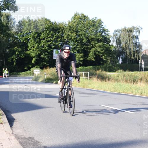 25.08.2024 - Elbe Triathlon Hamburg Fuchs,  Jonas http://msf.ph/oto/6845070 25.08.2024 09:05:49 Radfahren 296 meine-sportfotos.de