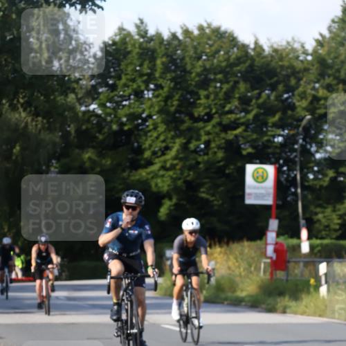 25.08.2024 - Elbe Triathlon Hamburg Fuchs,  Jonas http://msf.ph/oto/6845073 25.08.2024 09:47:27 Radfahren 487, 441, 271, 488, 493, 223, 245 meine-sportfotos.de