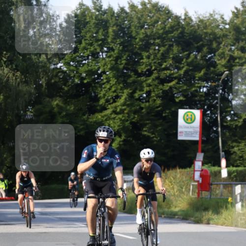 25.08.2024 - Elbe Triathlon Hamburg Fuchs,  Jonas http://msf.ph/oto/6845080 25.08.2024 09:47:27 Radfahren 487, 441, 271, 488, 493, 223, 245 meine-sportfotos.de