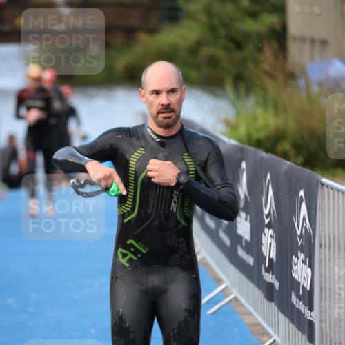 25.08.2024 - Elbe Triathlon Hamburg H.Heesch http://msf.ph/oto/6845081 25.08.2024 08:47:25 Schwimmen 119, 122, 125, 130, 137, 165, 181, 185, 193, 194 meine-sportfotos.de