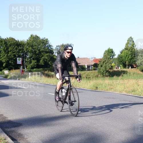 25.08.2024 - Elbe Triathlon Hamburg Fuchs,  Jonas http://msf.ph/oto/6845085 25.08.2024 09:05:49 Radfahren 296 meine-sportfotos.de