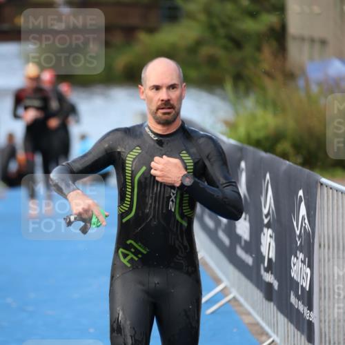 25.08.2024 - Elbe Triathlon Hamburg H.Heesch http://msf.ph/oto/6845086 25.08.2024 08:47:25 Schwimmen 119, 122, 125, 130, 137, 165, 181, 185, 193, 194 meine-sportfotos.de