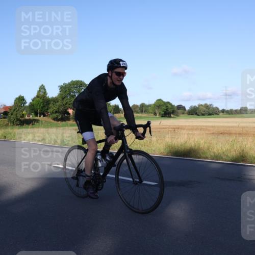 25.08.2024 - Elbe Triathlon Hamburg Fuchs,  Jonas http://msf.ph/oto/6845103 25.08.2024 09:05:50 Radfahren 296 meine-sportfotos.de