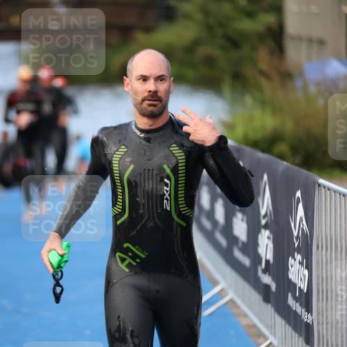 25.08.2024 - Elbe Triathlon Hamburg H.Heesch http://msf.ph/oto/6845106 25.08.2024 08:47:25 Schwimmen 119, 122, 125, 130, 137, 165, 181, 185, 193, 194 meine-sportfotos.de