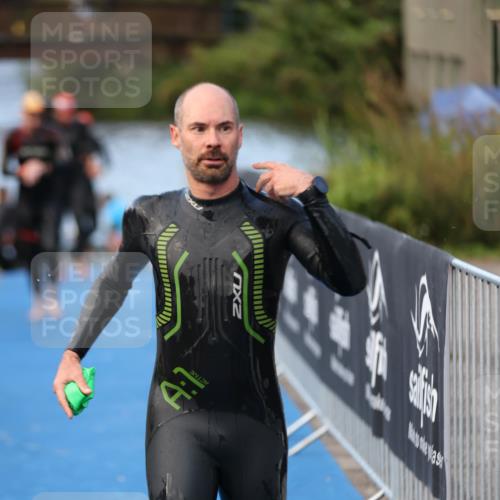 25.08.2024 - Elbe Triathlon Hamburg H.Heesch http://msf.ph/oto/6845109 25.08.2024 08:47:26 Schwimmen 119, 122, 125, 130, 137, 165, 181, 185, 193, 194 meine-sportfotos.de