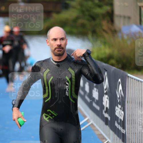 25.08.2024 - Elbe Triathlon Hamburg H.Heesch http://msf.ph/oto/6845114 25.08.2024 08:47:26 Schwimmen 119, 122, 125, 130, 137, 165, 181, 185, 193, 194 meine-sportfotos.de