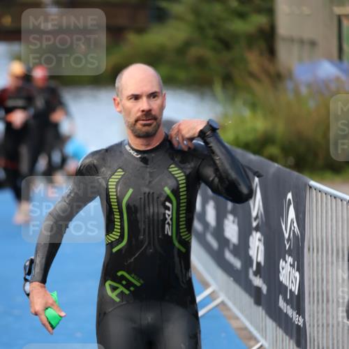 25.08.2024 - Elbe Triathlon Hamburg H.Heesch http://msf.ph/oto/6845120 25.08.2024 08:47:26 Schwimmen 119, 122, 125, 130, 137, 165, 181, 185, 193, 194 meine-sportfotos.de