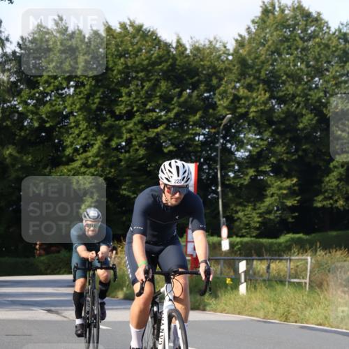 25.08.2024 - Elbe Triathlon Hamburg Fuchs,  Jonas http://msf.ph/oto/6845137 25.08.2024 09:47:31 Radfahren 271, 488, 493, 223, 245 meine-sportfotos.de