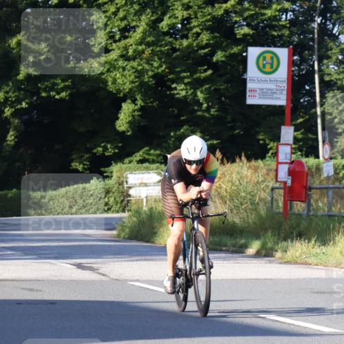 25.08.2024 - Elbe Triathlon Hamburg Fuchs,  Jonas http://msf.ph/oto/6845140 25.08.2024 09:06:00 Radfahren 50, 176 meine-sportfotos.de