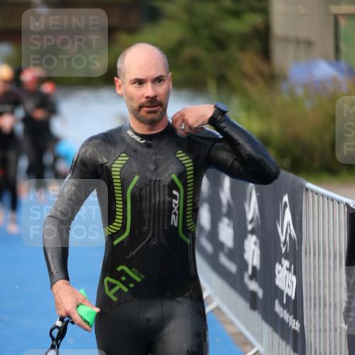 25.08.2024 - Elbe Triathlon Hamburg H.Heesch http://msf.ph/oto/6845143 25.08.2024 08:47:26 Schwimmen 119, 122, 125, 130, 137, 165, 181, 185, 193, 194 meine-sportfotos.de