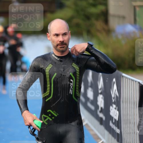 25.08.2024 - Elbe Triathlon Hamburg H.Heesch http://msf.ph/oto/6845147 25.08.2024 08:47:26 Schwimmen 119, 122, 125, 130, 137, 165, 181, 185, 193, 194 meine-sportfotos.de