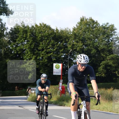 25.08.2024 - Elbe Triathlon Hamburg Fuchs,  Jonas http://msf.ph/oto/6845149 25.08.2024 09:47:32 Radfahren 271, 488, 493, 223, 245 meine-sportfotos.de