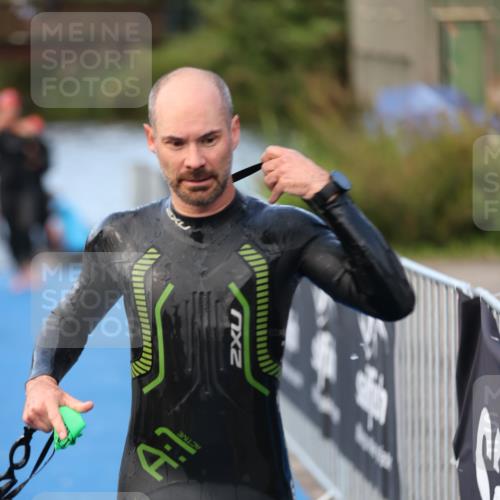 25.08.2024 - Elbe Triathlon Hamburg H.Heesch http://msf.ph/oto/6845162 25.08.2024 08:47:26 Schwimmen 119, 122, 125, 130, 137, 165, 181, 185, 193, 194 meine-sportfotos.de
