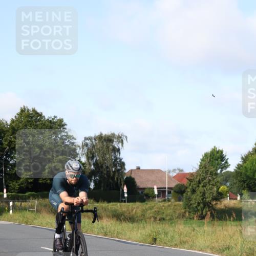 25.08.2024 - Elbe Triathlon Hamburg Fuchs,  Jonas http://msf.ph/oto/6845164 25.08.2024 09:47:33 Radfahren 271, 488, 493, 223, 245, 133 meine-sportfotos.de