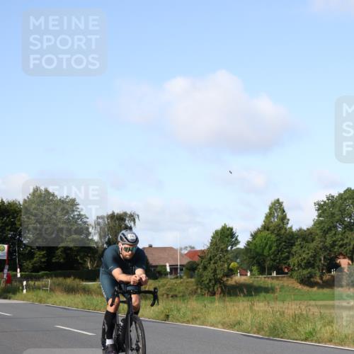 25.08.2024 - Elbe Triathlon Hamburg Fuchs,  Jonas http://msf.ph/oto/6845167 25.08.2024 09:47:33 Radfahren 271, 488, 493, 223, 245, 133 meine-sportfotos.de