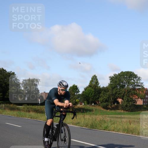 25.08.2024 - Elbe Triathlon Hamburg Fuchs,  Jonas http://msf.ph/oto/6845175 25.08.2024 09:47:33 Radfahren 271, 488, 493, 223, 245, 133 meine-sportfotos.de