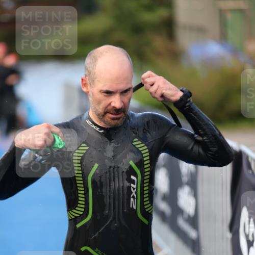 25.08.2024 - Elbe Triathlon Hamburg H.Heesch http://msf.ph/oto/6845187 25.08.2024 08:47:26 Schwimmen 119, 122, 125, 130, 137, 165, 181, 185, 193, 194 meine-sportfotos.de
