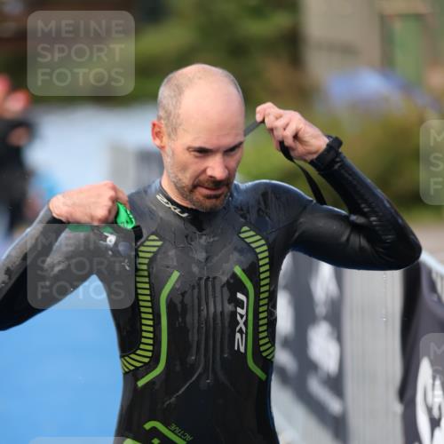 25.08.2024 - Elbe Triathlon Hamburg H.Heesch http://msf.ph/oto/6845195 25.08.2024 08:47:26 Schwimmen 119, 122, 125, 130, 137, 165, 181, 185, 193, 194 meine-sportfotos.de