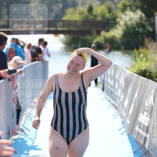 25.08.2024 - Elbe Triathlon Hamburg H.Heesch http://msf.ph/oto/6845197 25.08.2024 14:43:39 Schwimmen  meine-sportfotos.de