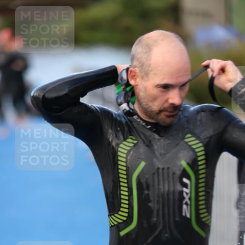 25.08.2024 - Elbe Triathlon Hamburg H.Heesch http://msf.ph/oto/6845240 25.08.2024 08:47:27 Schwimmen 119, 122, 125, 130, 137, 144, 165, 181, 185, 193, 194 meine-sportfotos.de