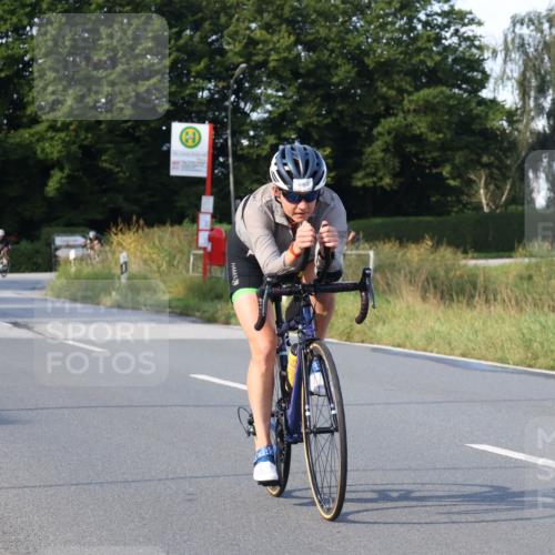 25.08.2024 - Elbe Triathlon Hamburg Fuchs,  Jonas http://msf.ph/oto/6845260 25.08.2024 09:47:50 Radfahren 113, 424, 356, 304, 350 meine-sportfotos.de