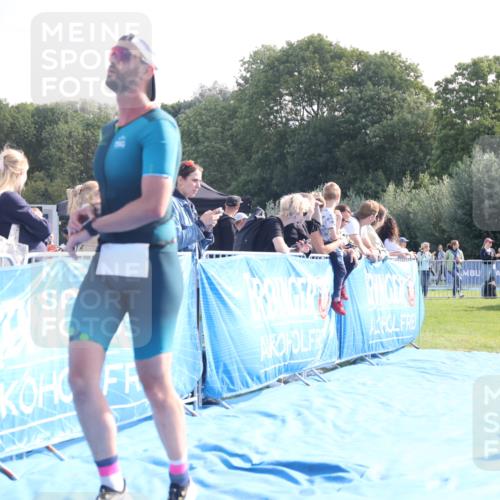 25.08.2024 - Elbe Triathlon Hamburg H.Heesch http://msf.ph/oto/6845261 25.08.2024 10:37:05 Ziel 44 meine-sportfotos.de