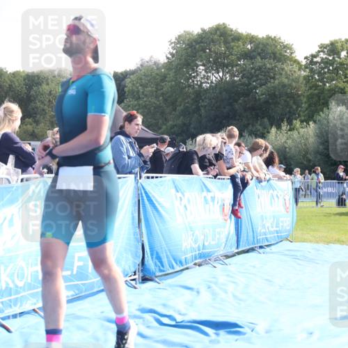 25.08.2024 - Elbe Triathlon Hamburg H.Heesch http://msf.ph/oto/6845265 25.08.2024 10:37:05 Ziel 44 meine-sportfotos.de