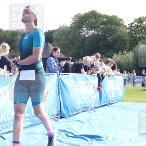 25.08.2024 - Elbe Triathlon Hamburg H.Heesch http://msf.ph/oto/6845272 25.08.2024 10:37:05 Ziel 44 meine-sportfotos.de