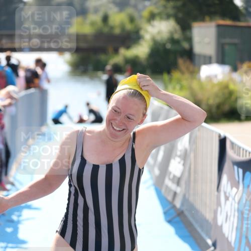 25.08.2024 - Elbe Triathlon Hamburg H.Heesch http://msf.ph/oto/6845276 25.08.2024 14:43:40 Schwimmen  meine-sportfotos.de