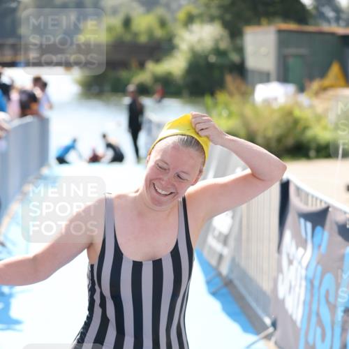 25.08.2024 - Elbe Triathlon Hamburg H.Heesch http://msf.ph/oto/6845287 25.08.2024 14:43:40 Schwimmen  meine-sportfotos.de