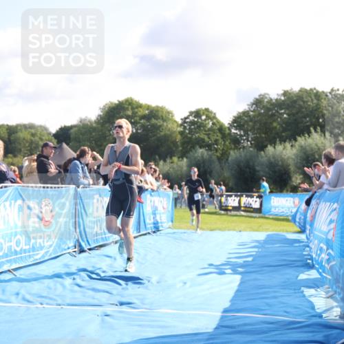 25.08.2024 - Elbe Triathlon Hamburg H.Heesch http://msf.ph/oto/6845307 25.08.2024 10:37:18 Ziel 109, 190, 229 meine-sportfotos.de