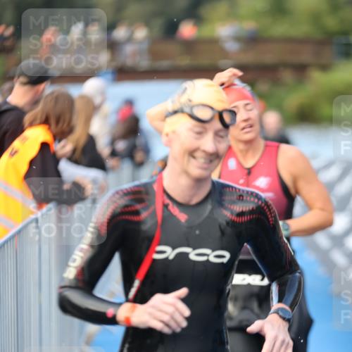 25.08.2024 - Elbe Triathlon Hamburg H.Heesch http://msf.ph/oto/6845316 25.08.2024 08:47:32 Schwimmen 119, 122, 130, 137, 144, 165, 181, 185, 193, 194 meine-sportfotos.de