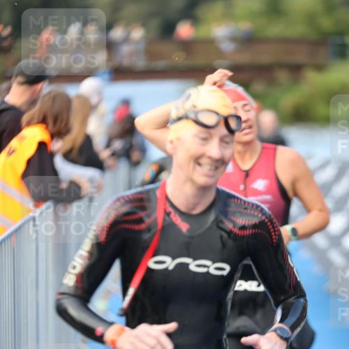 25.08.2024 - Elbe Triathlon Hamburg H.Heesch http://msf.ph/oto/6845320 25.08.2024 08:47:32 Schwimmen 119, 122, 130, 137, 144, 165, 181, 185, 193, 194 meine-sportfotos.de