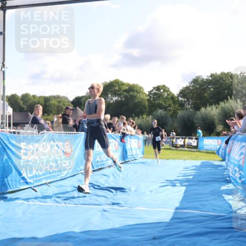 25.08.2024 - Elbe Triathlon Hamburg H.Heesch http://msf.ph/oto/6845325 25.08.2024 10:37:18 Ziel 109, 190, 229 meine-sportfotos.de