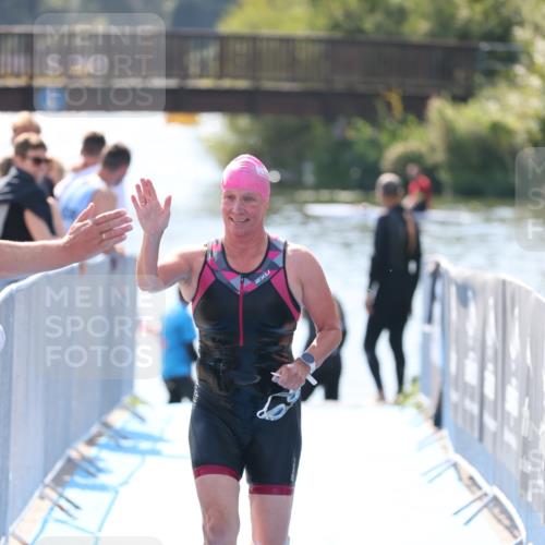 25.08.2024 - Elbe Triathlon Hamburg H.Heesch http://msf.ph/oto/6845335 25.08.2024 14:43:50 Schwimmen  meine-sportfotos.de