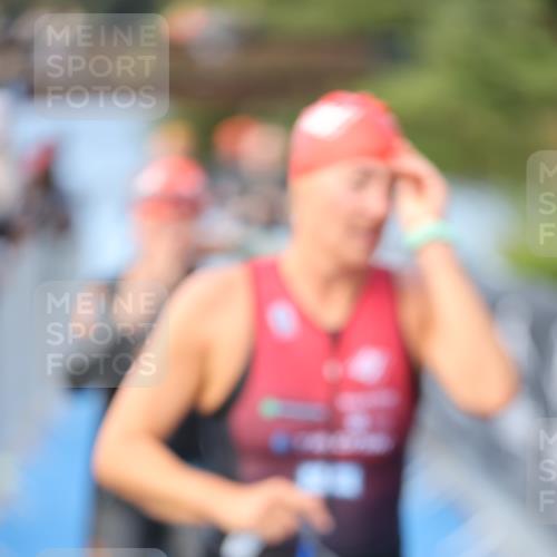25.08.2024 - Elbe Triathlon Hamburg H.Heesch http://msf.ph/oto/6845337 25.08.2024 08:47:33 Schwimmen 119, 122, 130, 136, 137, 144, 165, 181, 185, 193, 194 meine-sportfotos.de