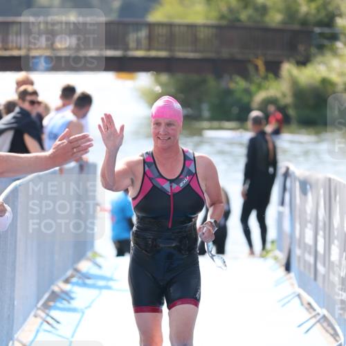 25.08.2024 - Elbe Triathlon Hamburg H.Heesch http://msf.ph/oto/6845345 25.08.2024 14:43:50 Schwimmen  meine-sportfotos.de