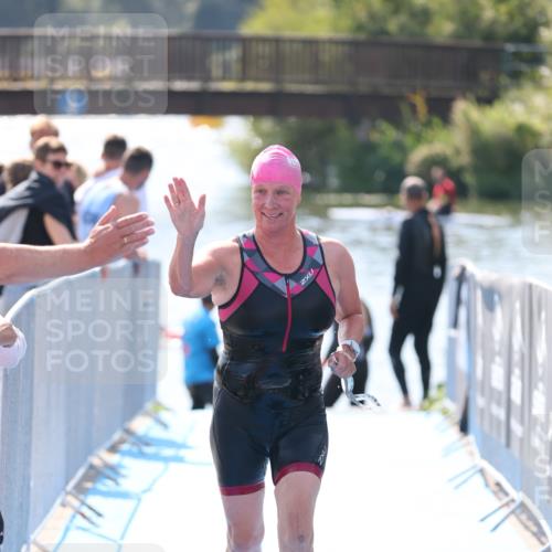 25.08.2024 - Elbe Triathlon Hamburg H.Heesch http://msf.ph/oto/6845351 25.08.2024 14:43:50 Schwimmen  meine-sportfotos.de