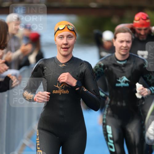 25.08.2024 - Elbe Triathlon Hamburg H.Heesch http://msf.ph/oto/6845355 25.08.2024 08:47:37 Schwimmen 119, 122, 130, 136, 137, 144, 165, 181, 185, 193, 194 meine-sportfotos.de
