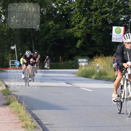 25.08.2024 - Elbe Triathlon Hamburg Fuchs,  Jonas http://msf.ph/oto/6845360 25.08.2024 09:47:58 Radfahren 424, 356, 304, 350, 125, 182, 423 meine-sportfotos.de